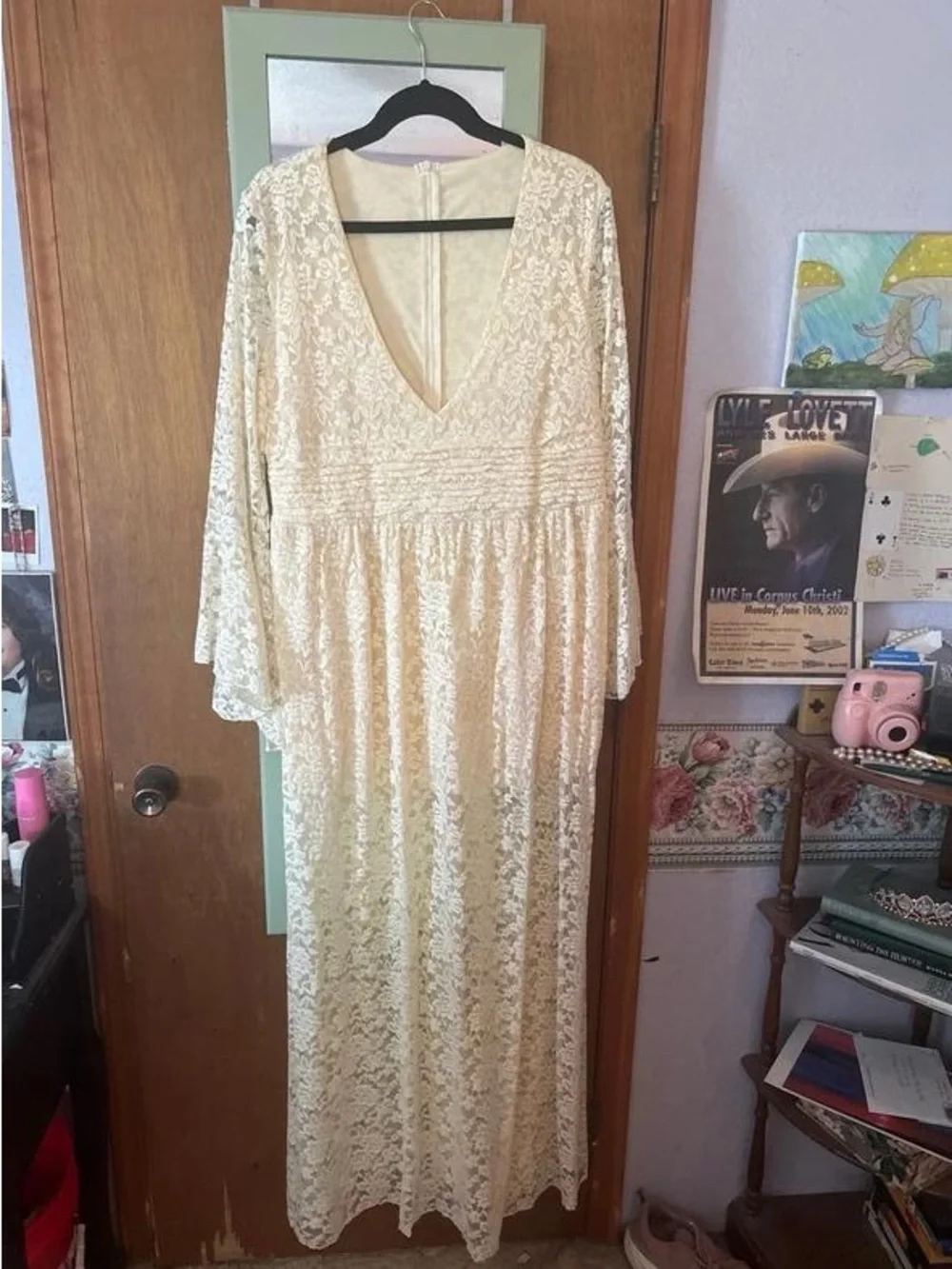 Ivory Lace V-Neck Maxi Dress with Long Sleeves - Elegant Occasion Wear